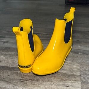 Lauren Ralph Lauren Bright Yellow Ankle Rain Boots 7